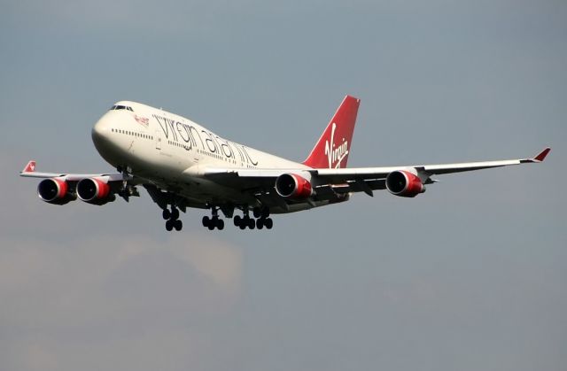 Boeing 747-400 (G-VAST)