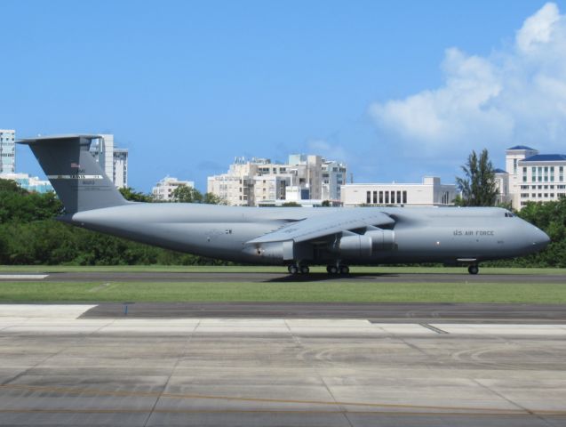 LOCKHEED C-5 Super Galaxy (68-0213)