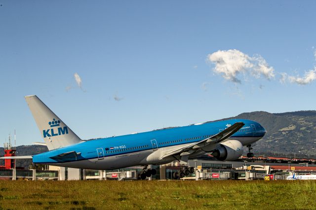 Boeing 777-200 (PH-BQG)