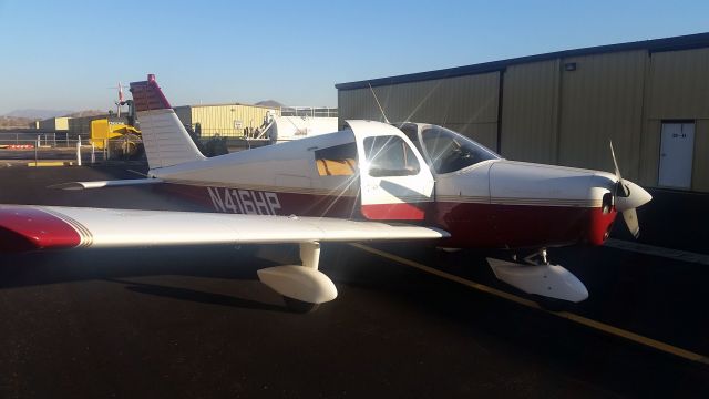 Piper Cherokee (N416HP)