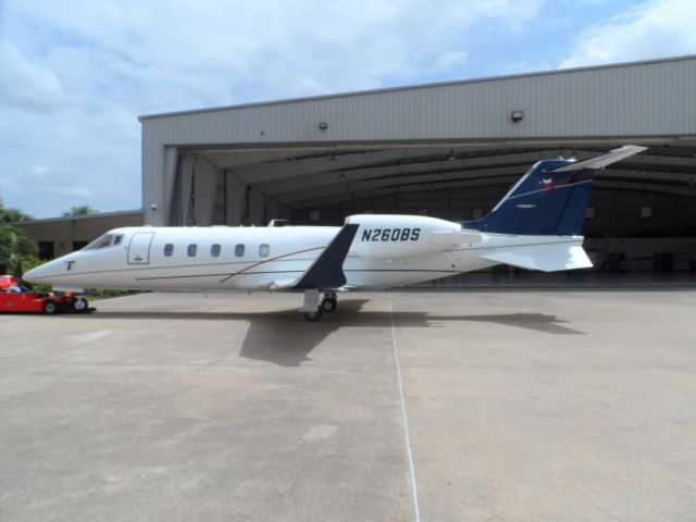 Learjet 60 (N260BS)