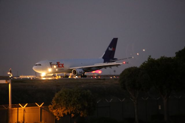 Airbus A300F4-600 (N664FE)