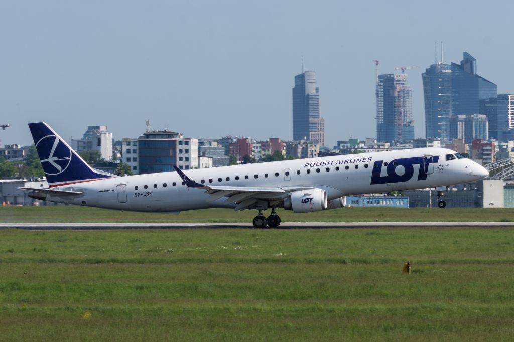 EMBRAER 195 (SP-LNE)