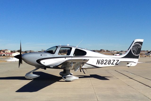 Cirrus SR-22 (N828ZZ) - Those folks in Duluth really know how to put together a stunning airplane.