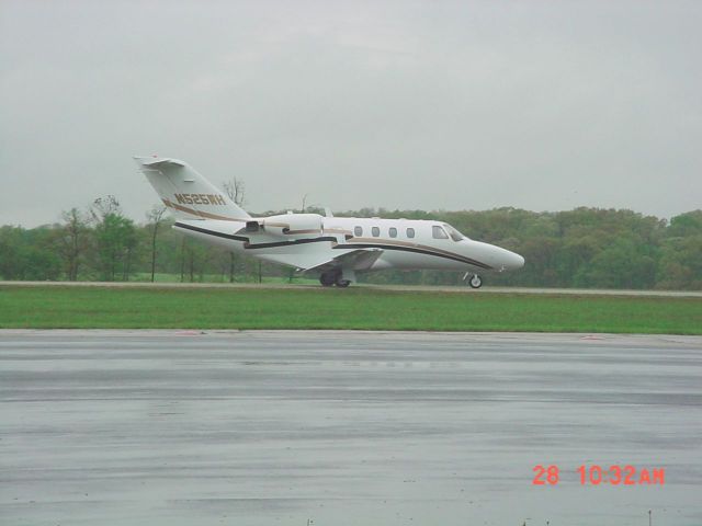 Cessna Citation CJ1 (N525WH) - Taxiing on 4/28/09