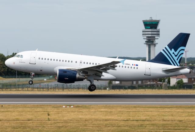 Airbus A320 (F-HBAL)