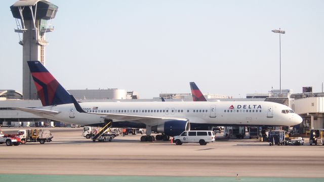 Boeing 757-200 (N544US)