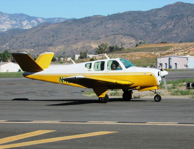 Beechcraft 35 Bonanza (N4290B) - Taxiing to RWY 26L
