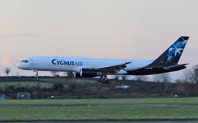 Boeing 757-200 (EC-FTR) - cygnus air b757-2 ec-ftr about to land at shannon from madrid 28/1/17.