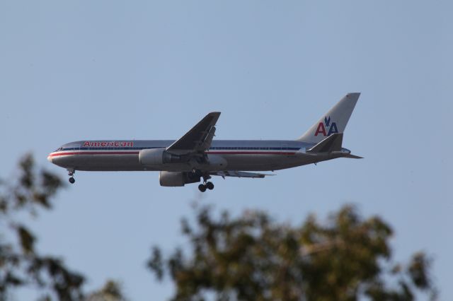 BOEING 767-300 (N346AN)