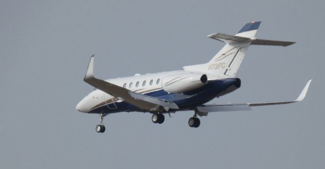 Hawker 800 (N72FC) - On final is this 2001 Raytheon Hawker 800XP in the Winter of 2021.