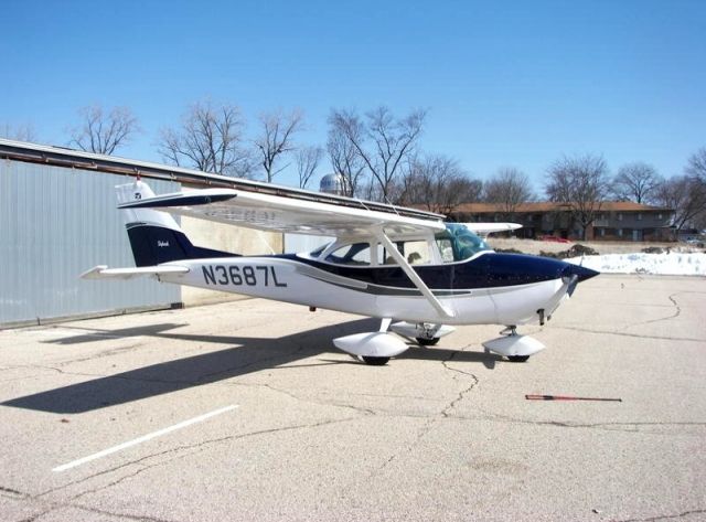 Cessna Skyhawk (N3687L)