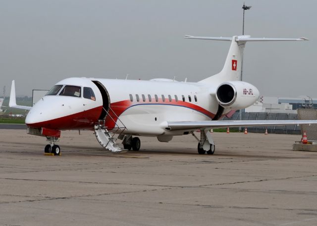 Embraer ERJ-135 (HB-JFL)