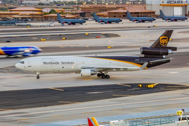 Boeing MD-11 (N279UP) - UPS MD11 taxiing at PHX on 12/9/22. Taken with a Canon R7 and Tamron 70-200 G2 lens.