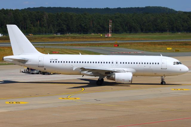 Airbus A320 (LZ-LAK)