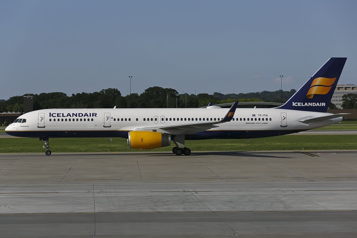 Boeing 757-200 (TF-FIA)