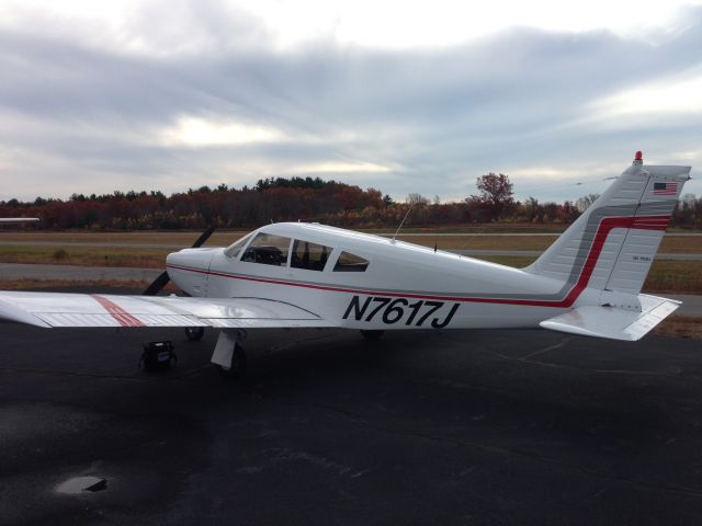 Piper Cherokee (N7617J)