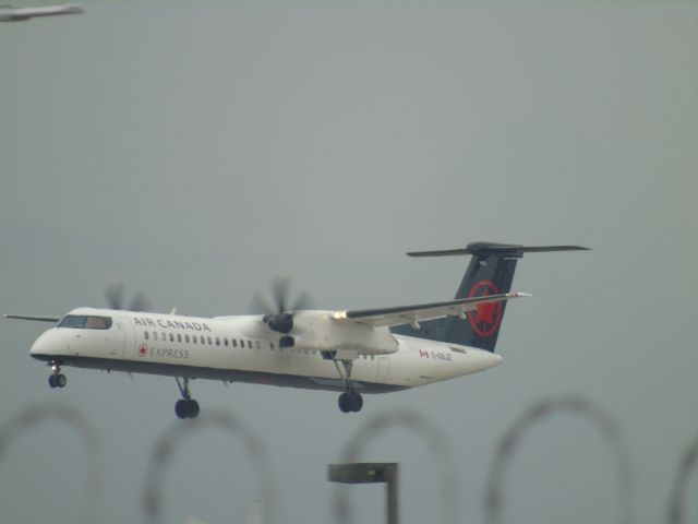 de Havilland Dash 8-100 (C-GSJZ) - Preparing to land Runway 08L