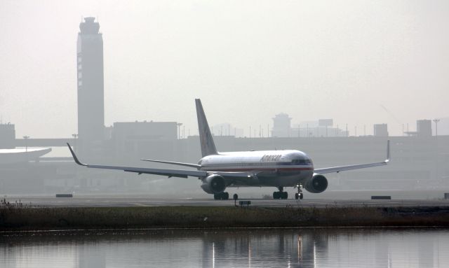 BOEING 767-300 (N373AA)