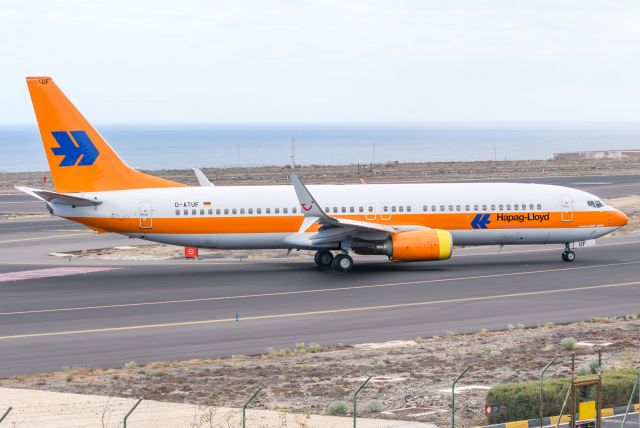 Boeing 737-800 (D-ATUF)