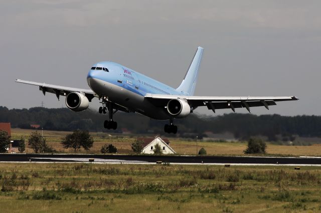 Airbus A300F4-200 (TC-MNE) - 18/09/2004 – 14:45:13