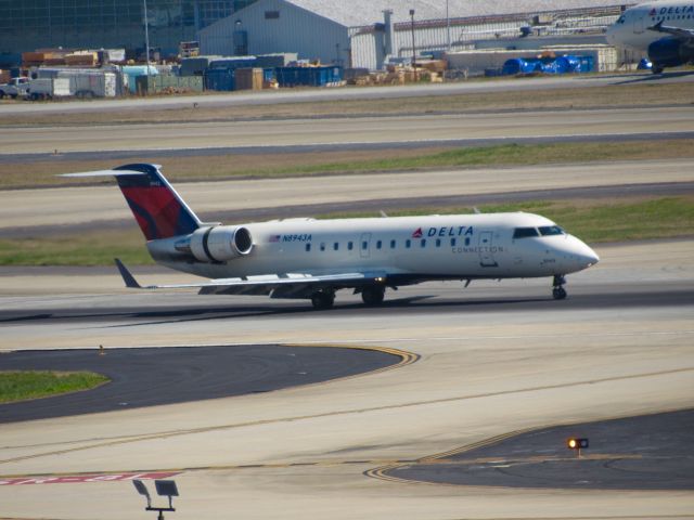 Canadair Regional Jet CRJ-200 (N8943A)