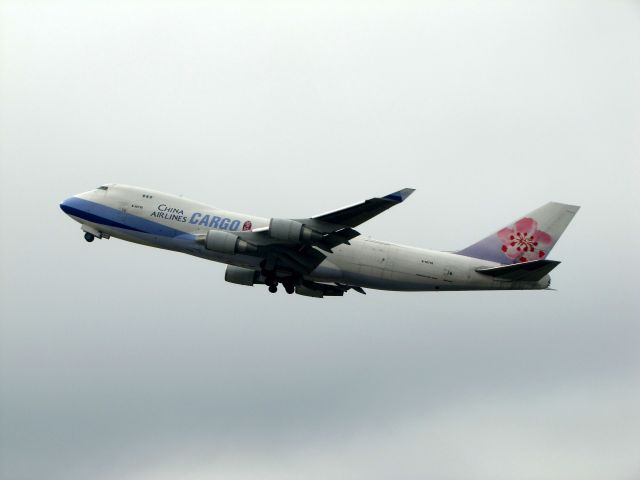 Boeing 747-400 (B-18718)