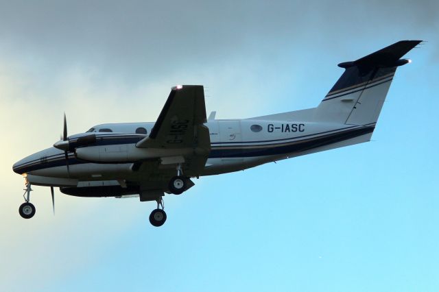 Beechcraft Super King Air 200 (G-IASC) - IAS Medical Super King Air on short finals for rwy 25 on 9-Nov-23 operating a round trip from EGNT as MDI2.