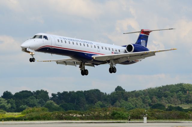 Embraer ERJ-145 (N809HK)