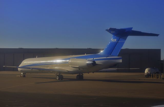 McDonnell Douglas MD-87 (N287KB)