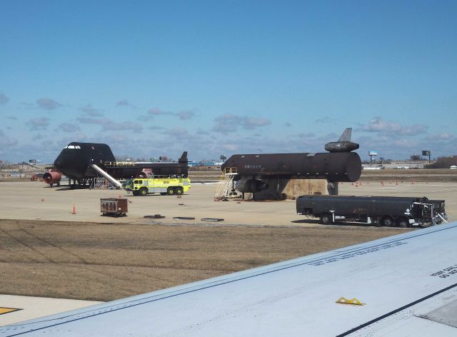 — — - Crash training site at O'Hare