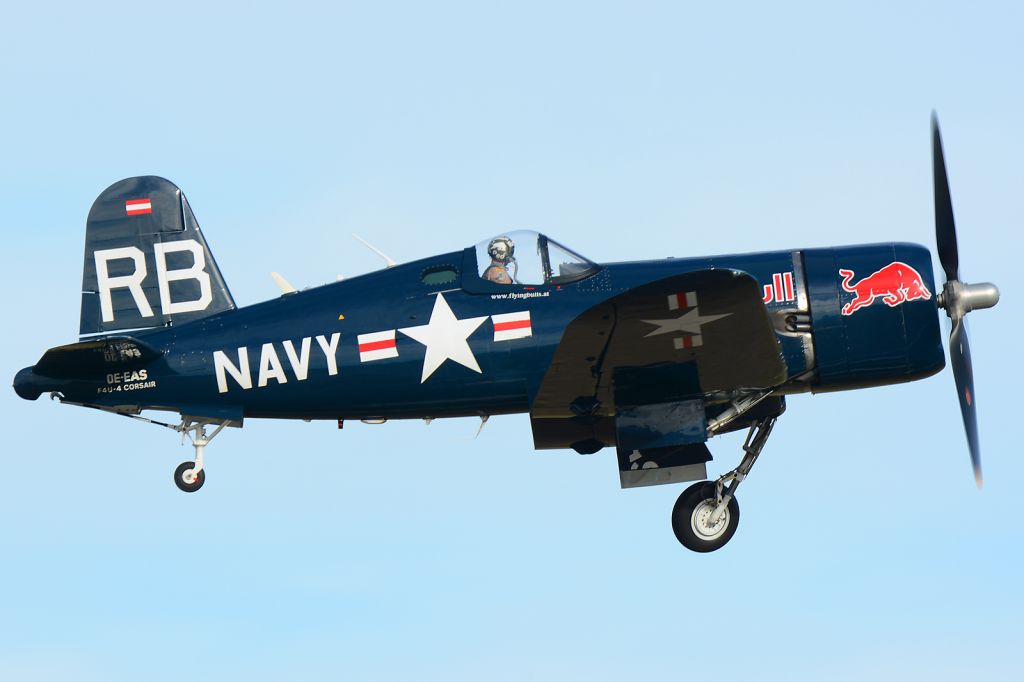 VOUGHT-SIKORSKY V-166 Corsair (OE-EAS)