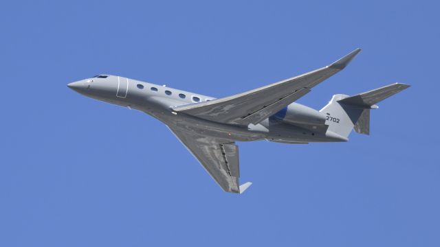Gulfstream Aerospace Gulfstream G650 (N2702) - Departing LAX on 25L