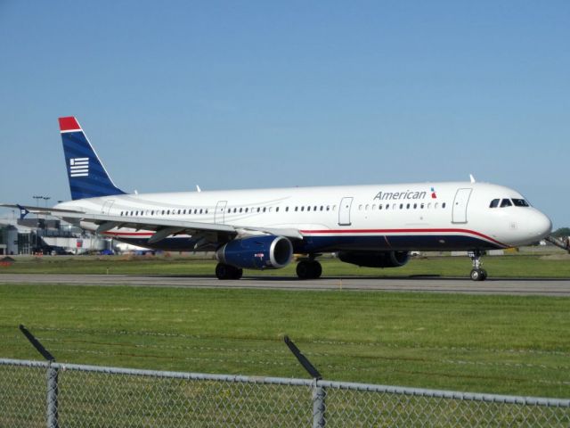Airbus A321 (N578UW)