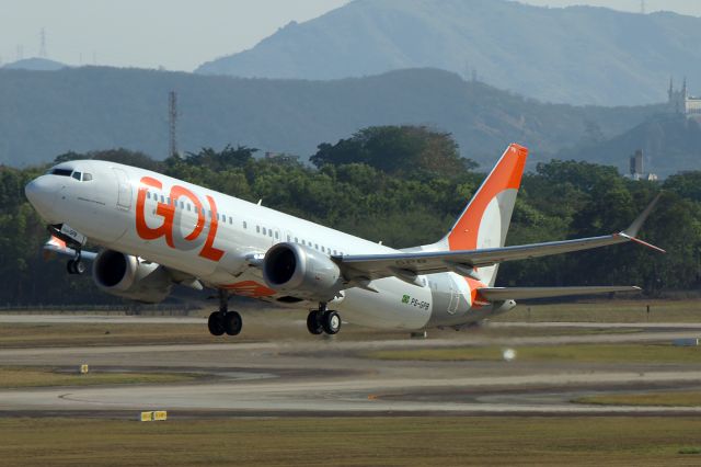 Boeing 737-700 (PS-GPB)