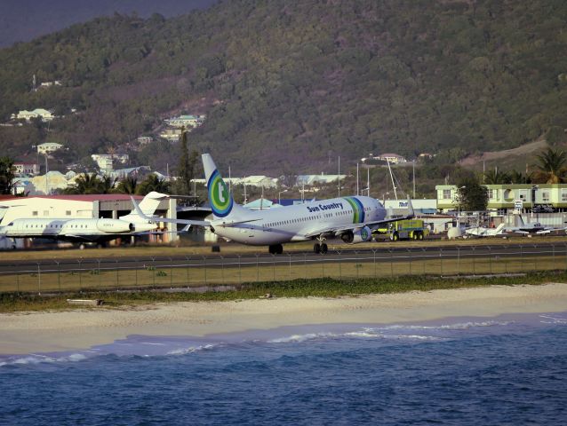 Boeing 737-800 (PH-HZG)