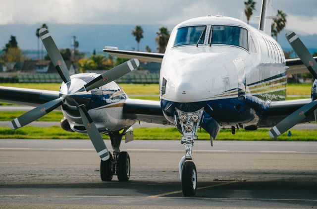 Beechcraft King Air 100 (N747EM)