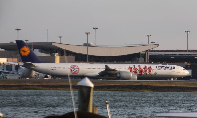 Airbus A340-600 (D-AIHK)