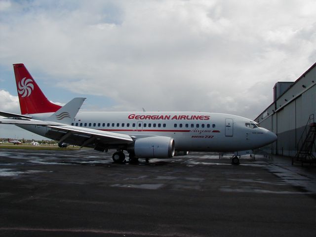 Boeing 737-700 —