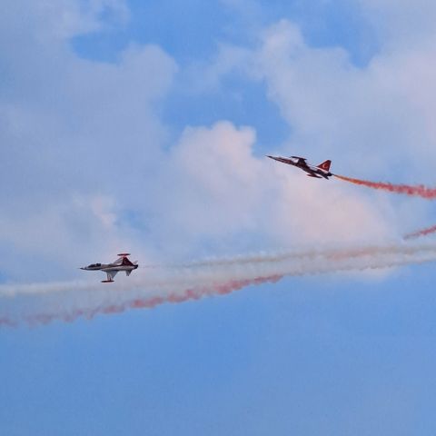 Northrop RF-5 Tigereye — - 2 Turkish Stars Demonstration Aircraft Performing a Show