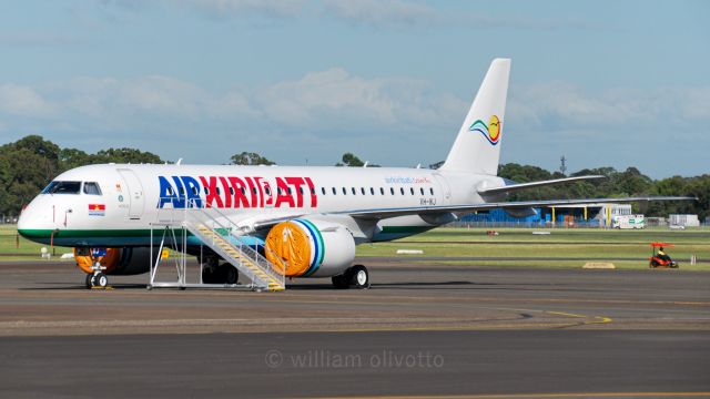 Embraer E190-E2 (VH-IKJ)