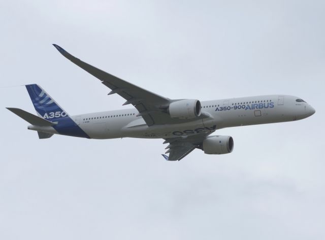 Airbus A350-900 (F-WXWB) - 21/06/2013br /Salon paris air show