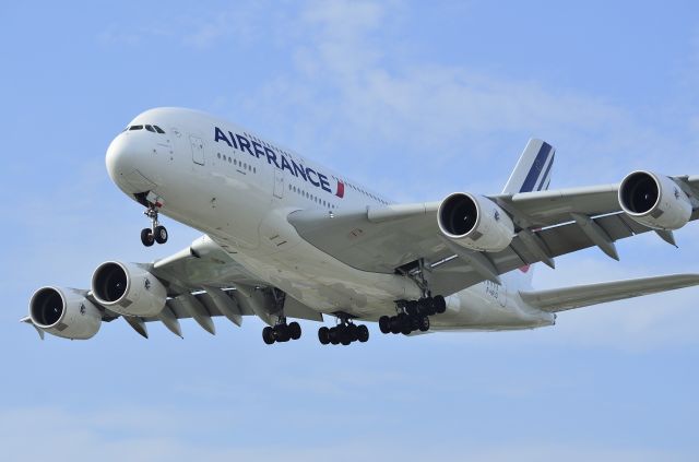 Airbus A380-800 —