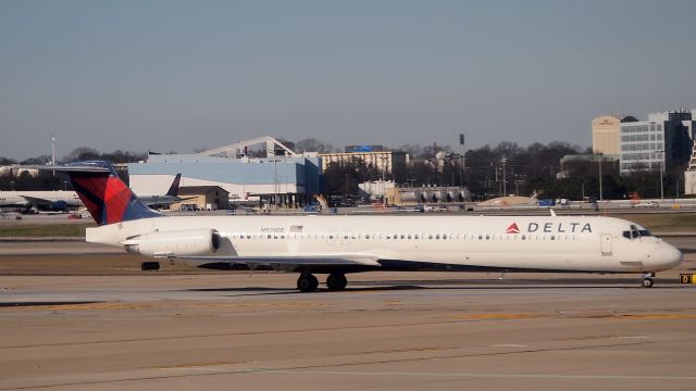 McDonnell Douglas MD-88 (N909DE)