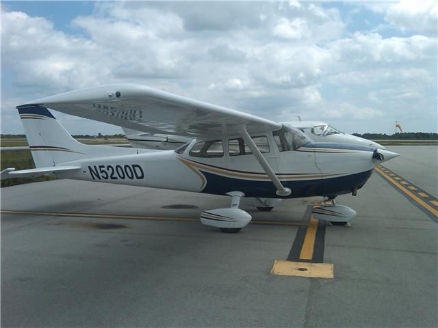 Cessna Skyhawk (N5200D)