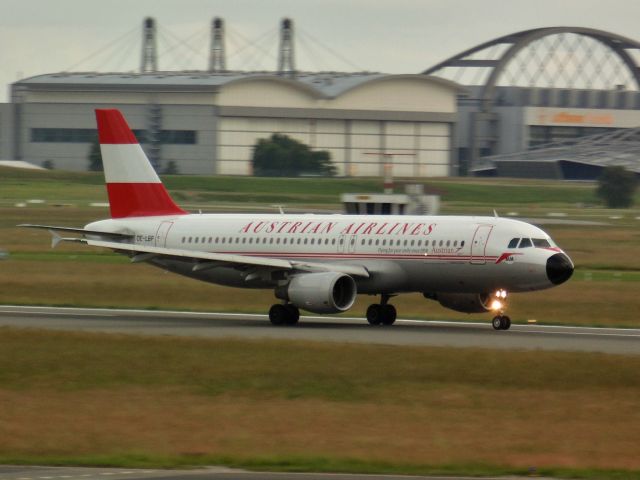 Airbus A320 (OE-LBP)