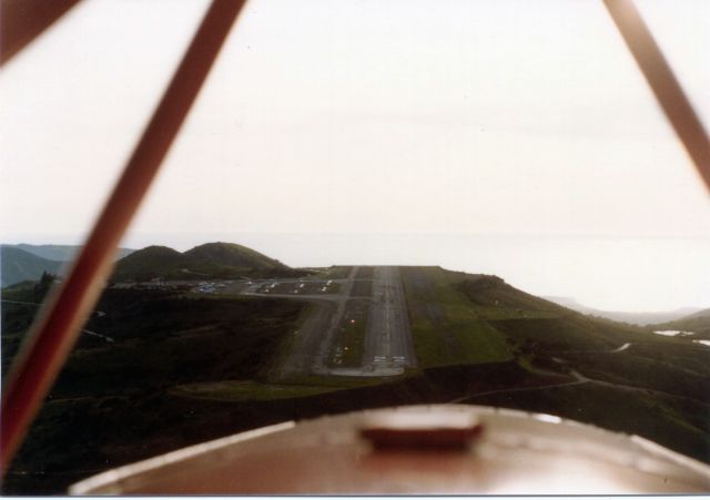 N10DE — - Final approch runway 22 at The AirPort in the Sky Catalina Island California.