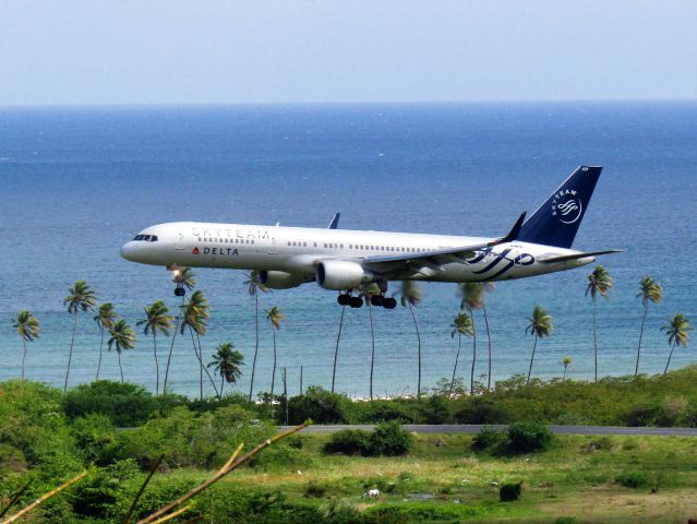 Boeing 757-200 (N659DL)