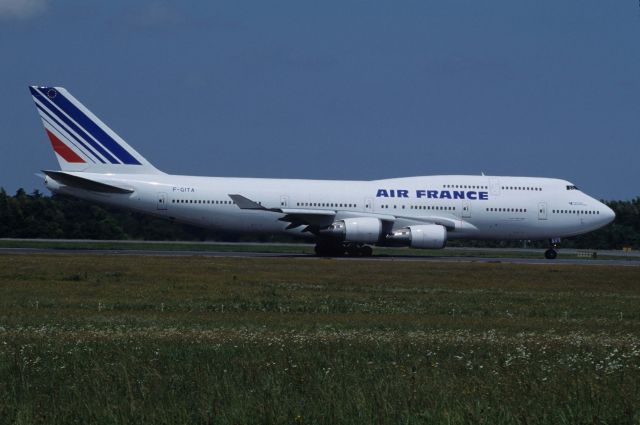 Boeing 747-400 (F-GITA) - Departure at Narita Intl Airport Rwy16 on 1991/06/09