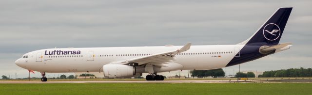 Airbus A330-300 (D-AIKD) - Lufthansa Flight 469 taking RWY35L.